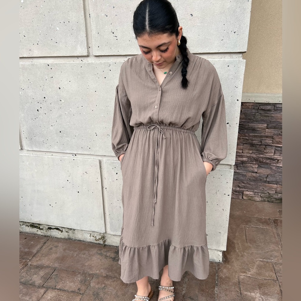 Max Studio Brown Tiered Ruffled Sundress with Bishop Sleeves - Picture 7 of 11